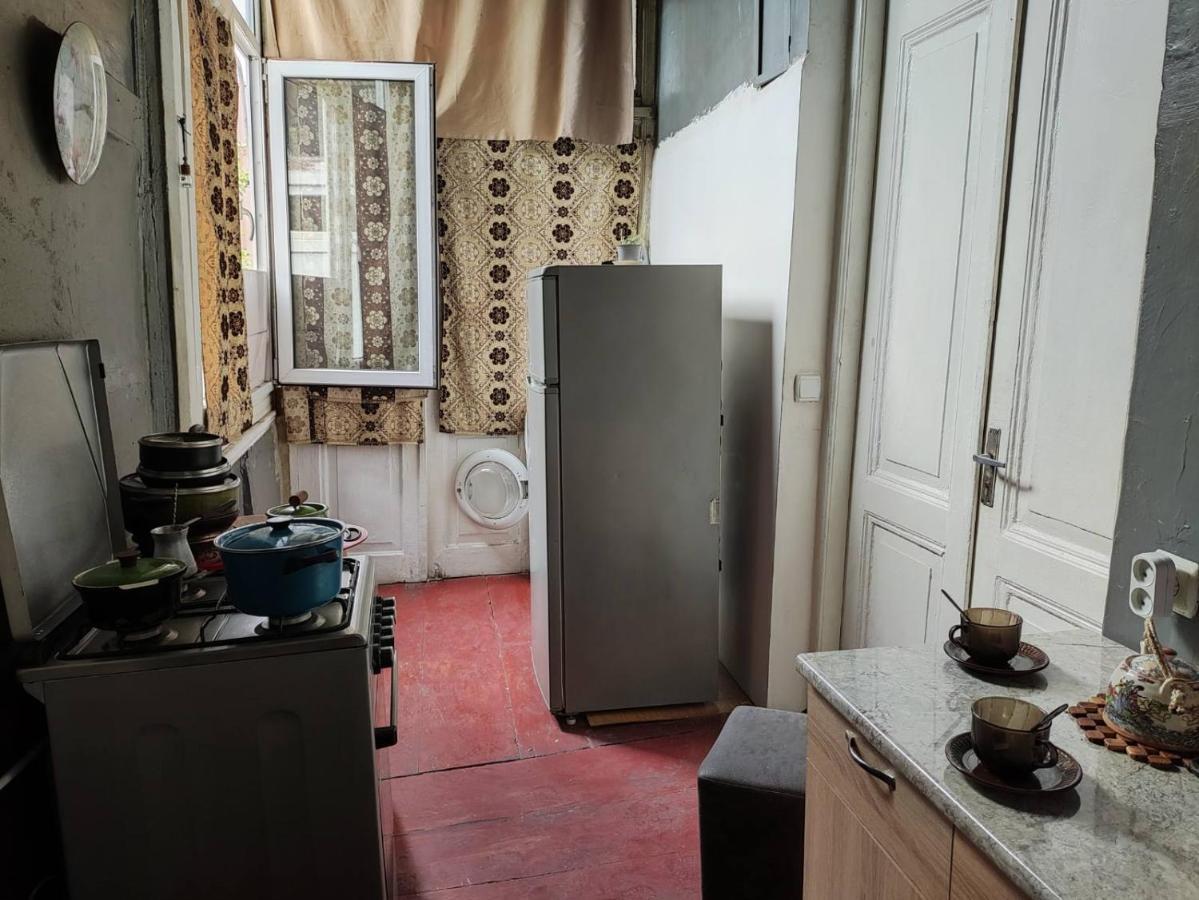 Eka'S Apartment On Marjanishvili Tbilisi Exterior photo